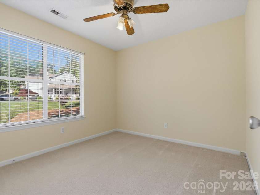 3129 Crescent Knoll Drive, Matthews, NC 28105.  MLS# CAR4367980, YatesRealty ID 12882. 