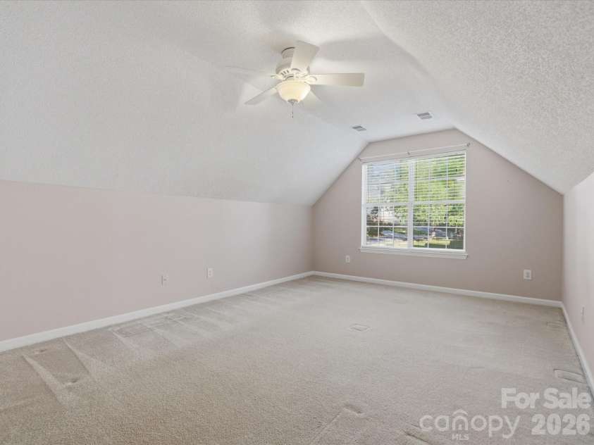 3129 Crescent Knoll Drive, Matthews, NC 28105.  MLS# CAR4367980, YatesRealty ID 12882. 