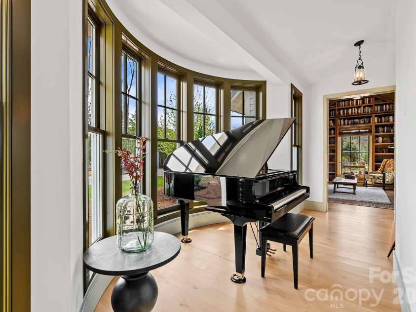 97 Emerald Necklace Drive, Asheville, NC 28803.  MLS# CAR4369106, YatesRealty ID 12883. Solarium