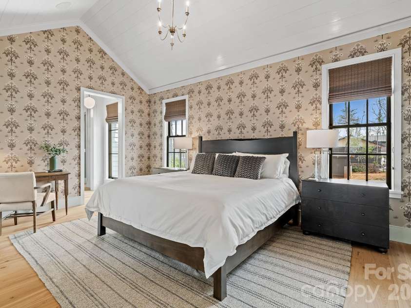 97 Emerald Necklace Drive, Asheville, NC 28803.  MLS# CAR4369106, YatesRealty ID 12883. Vaulted Ceilings