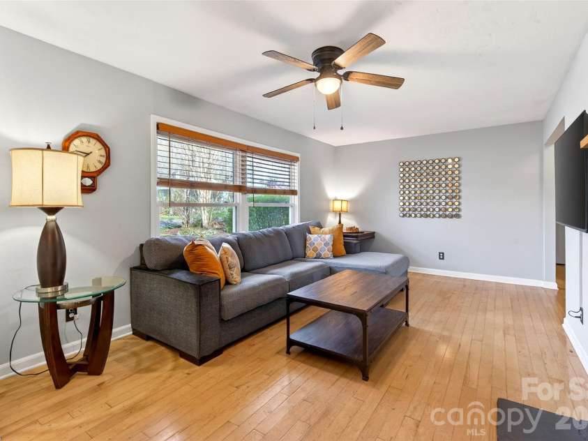 316 Wilson Avenue, Swannanoa, NC 28778.  MLS# CAR4361126, YatesRealty ID 12884. 