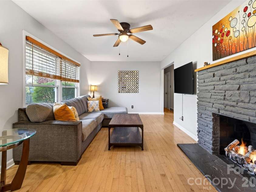 316 Wilson Avenue, Swannanoa, NC 28778.  MLS# CAR4361126, YatesRealty ID 12884. 