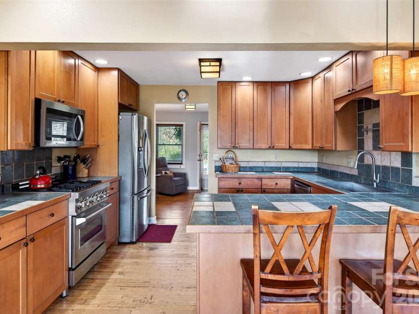 316 Wilson Avenue, Swannanoa, NC 28778.  MLS# CAR4361126, YatesRealty ID 12884. 