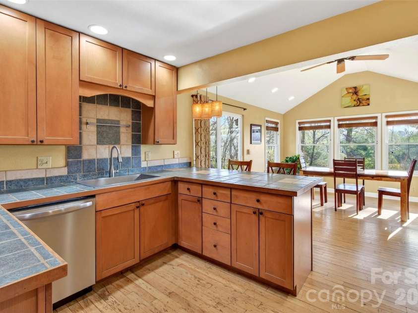 316 Wilson Avenue, Swannanoa, NC 28778.  MLS# CAR4361126, YatesRealty ID 12884. 