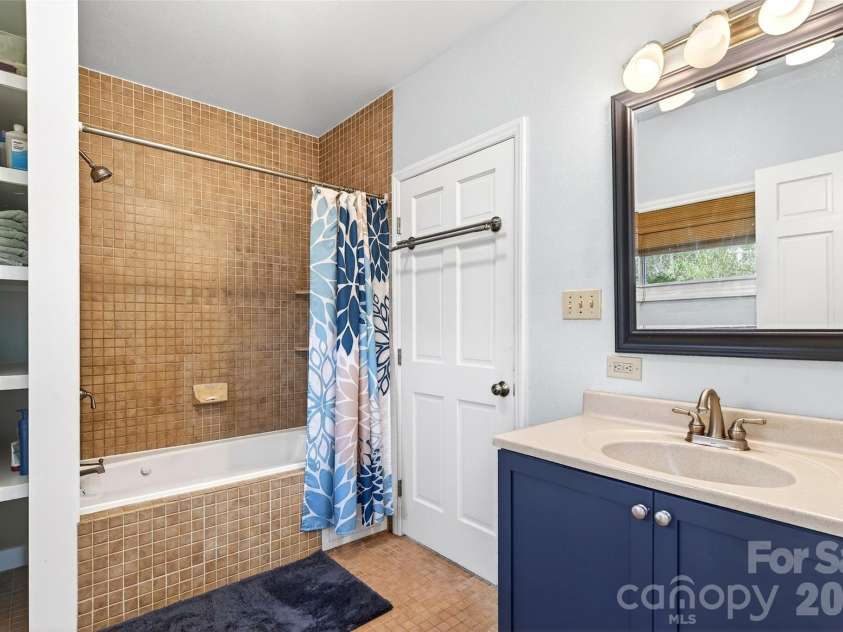 316 Wilson Avenue, Swannanoa, NC 28778.  MLS# CAR4361126, YatesRealty ID 12884. 