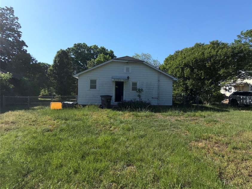 512 Ford Street, Kannapolis, NC 28083.  MLS# CAR4370416, YatesRealty ID 12885. 