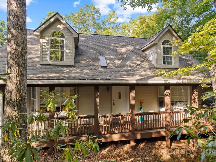 55 Vintage Road, Candler, NC 28715.  MLS# CAR4296951, YatesRealty ID 12885. 