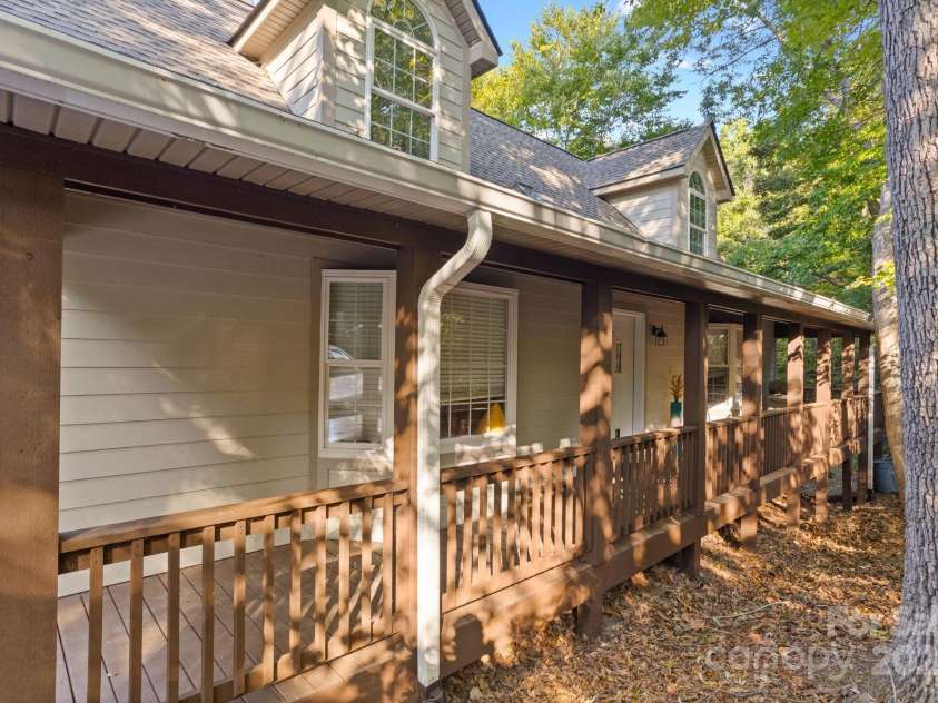 55 Vintage Road, Candler, NC 28715.  MLS# CAR4296951, YatesRealty ID 12885. 