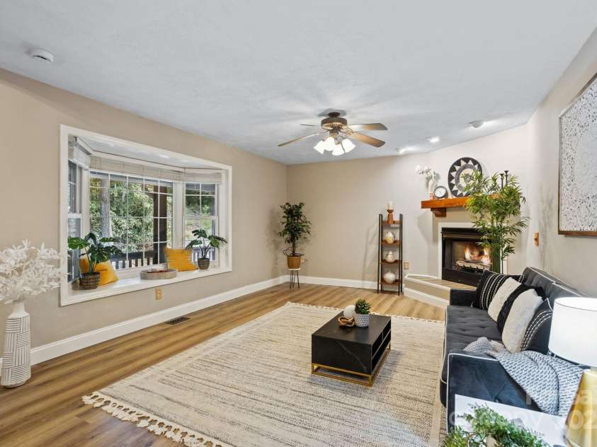 55 Vintage Road, Candler, NC 28715.  MLS# CAR4296951, YatesRealty ID 12885. 