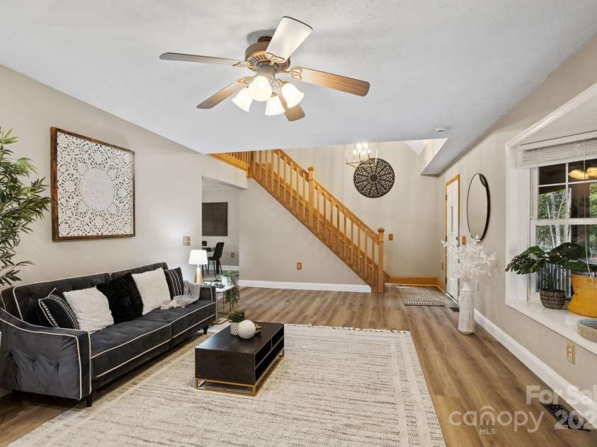 55 Vintage Road, Candler, NC 28715.  MLS# CAR4296951, YatesRealty ID 12885. 