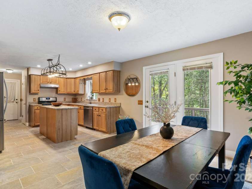 55 Vintage Road, Candler, NC 28715.  MLS# CAR4296951, YatesRealty ID 12885. 