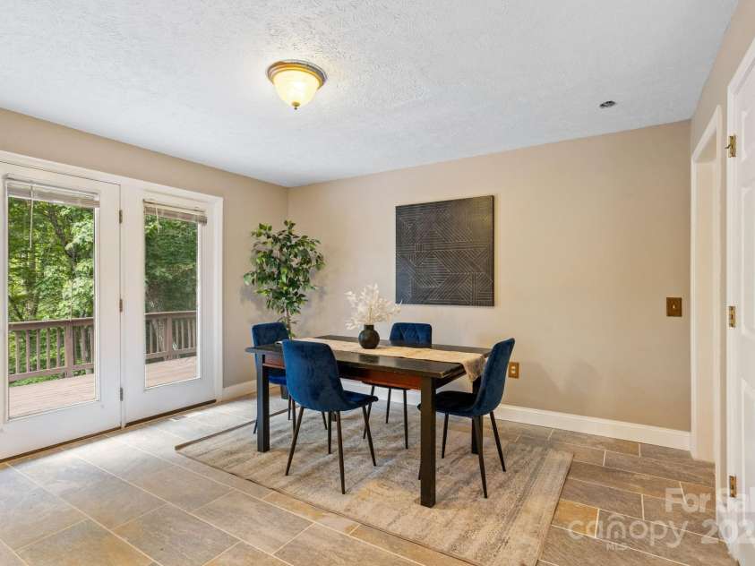 55 Vintage Road, Candler, NC 28715.  MLS# CAR4296951, YatesRealty ID 12885. 