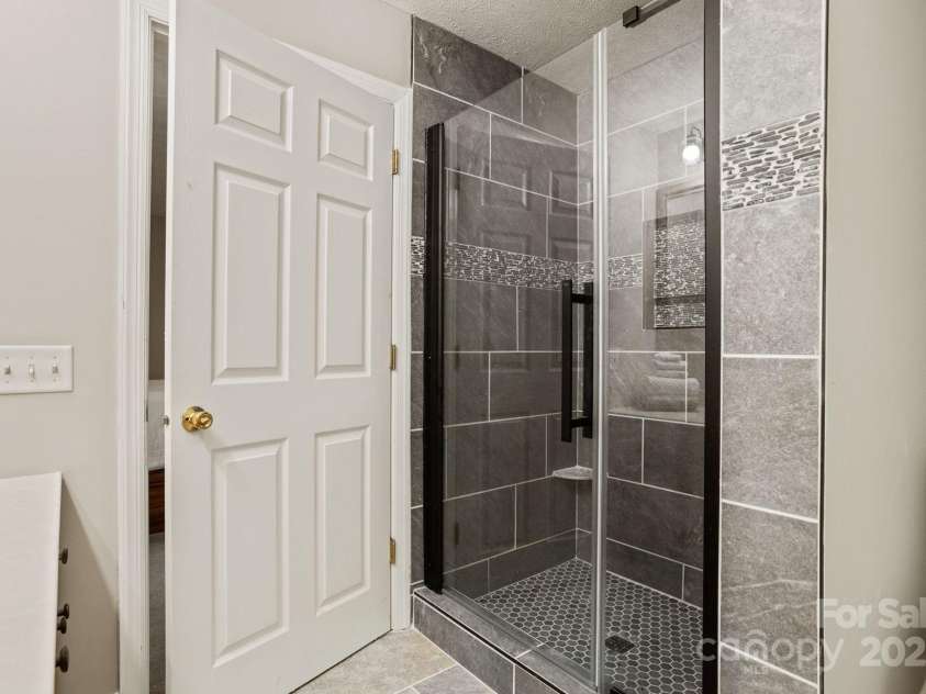 55 Vintage Road, Candler, NC 28715.  MLS# CAR4296951, YatesRealty ID 12885. 