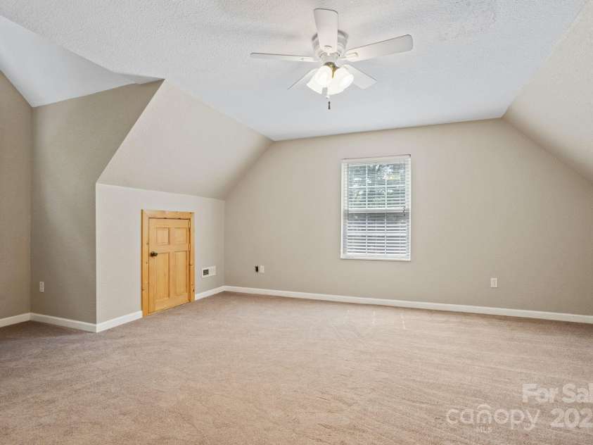 55 Vintage Road, Candler, NC 28715.  MLS# CAR4296951, YatesRealty ID 12885. 