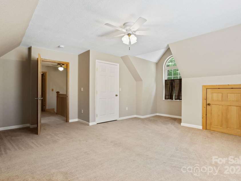 55 Vintage Road, Candler, NC 28715.  MLS# CAR4296951, YatesRealty ID 12885. 