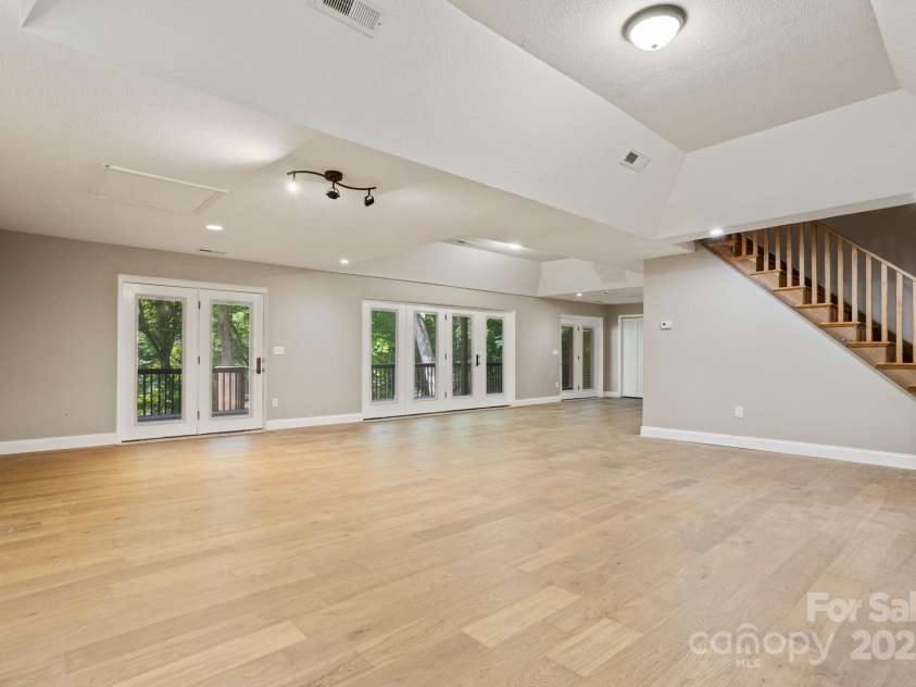 55 Vintage Road, Candler, NC 28715.  MLS# CAR4296951, YatesRealty ID 12885. 