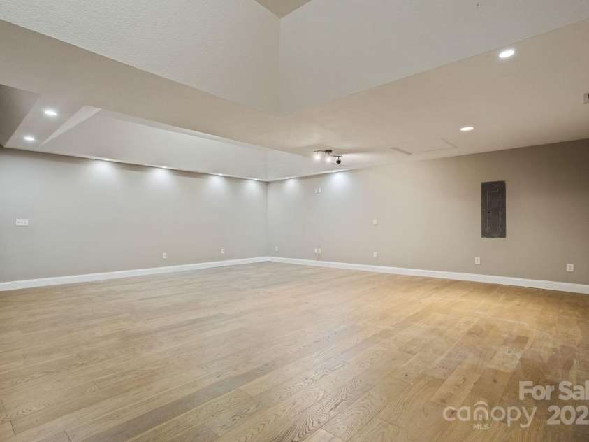 55 Vintage Road, Candler, NC 28715.  MLS# CAR4296951, YatesRealty ID 12885. 