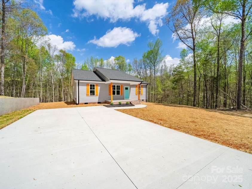 297 Barr Link Road, Mount Pleasant, NC 28124.  MLS# CAR4243604, YatesRealty ID 12887. Exterior Front View