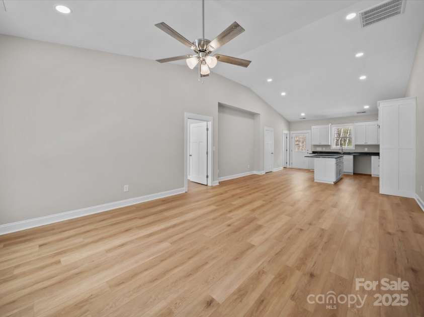 297 Barr Link Road, Mount Pleasant, NC 28124.  MLS# CAR4243604, YatesRealty ID 12887. Living Room/Area Dining Area/Kitchen