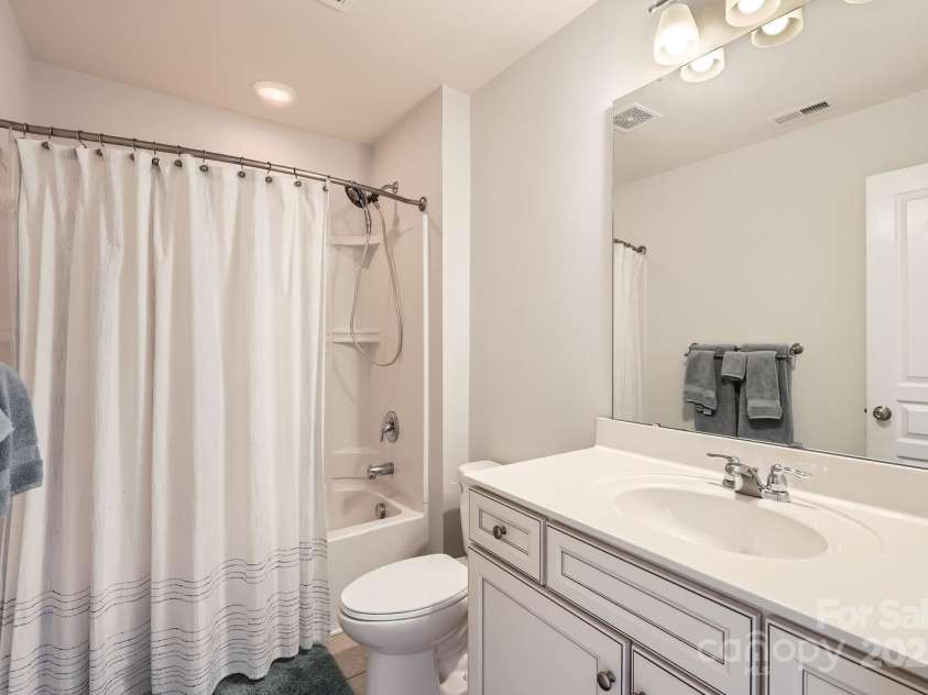 15317 Colonial Park Drive, Huntersville, NC 28078.  MLS# CAR4235256, YatesRealty ID 12888. 