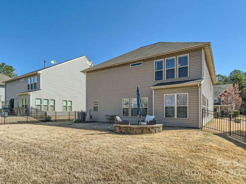 15317 Colonial Park Drive, Huntersville, NC 28078.  MLS# CAR4235256, YatesRealty ID 12888. 
