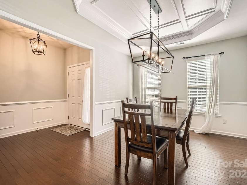 15317 Colonial Park Drive, Huntersville, NC 28078.  MLS# CAR4235256, YatesRealty ID 12888. Dining Room