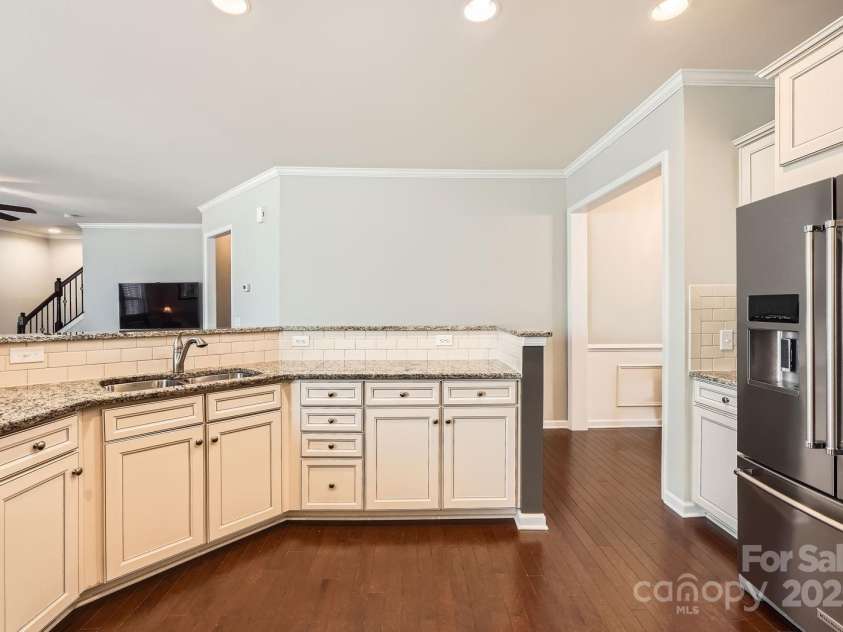 15317 Colonial Park Drive, Huntersville, NC 28078.  MLS# CAR4235256, YatesRealty ID 12888. Great for hosting!