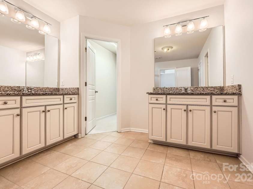 15317 Colonial Park Drive, Huntersville, NC 28078.  MLS# CAR4235256, YatesRealty ID 12888. Open space!