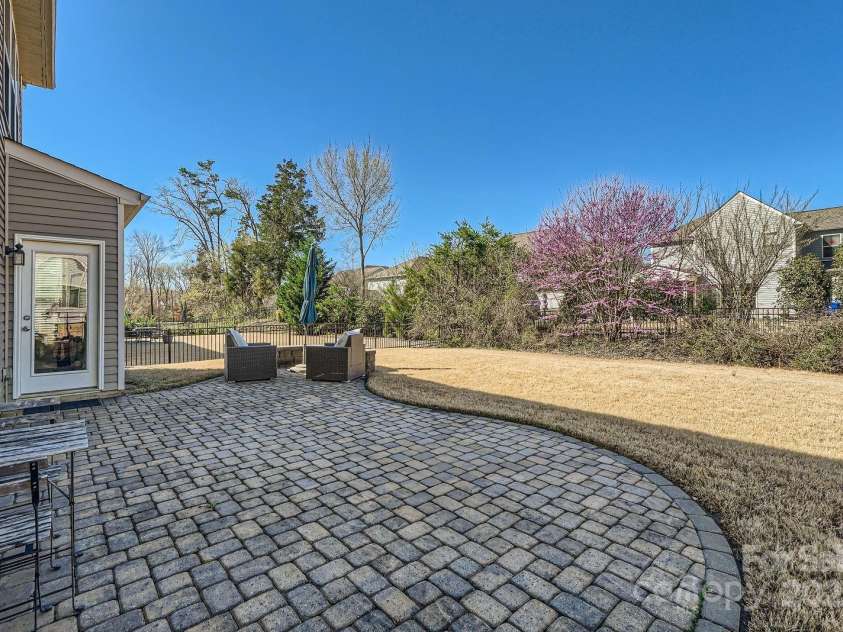 15317 Colonial Park Drive, Huntersville, NC 28078.  MLS# CAR4235256, YatesRealty ID 12888. Perfect for relaxing!