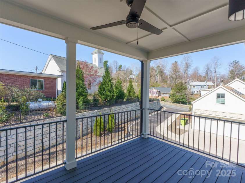 55 Skyvue Court, Saluda, NC 28773.  MLS# CAR4030712, YatesRealty ID 12889. 