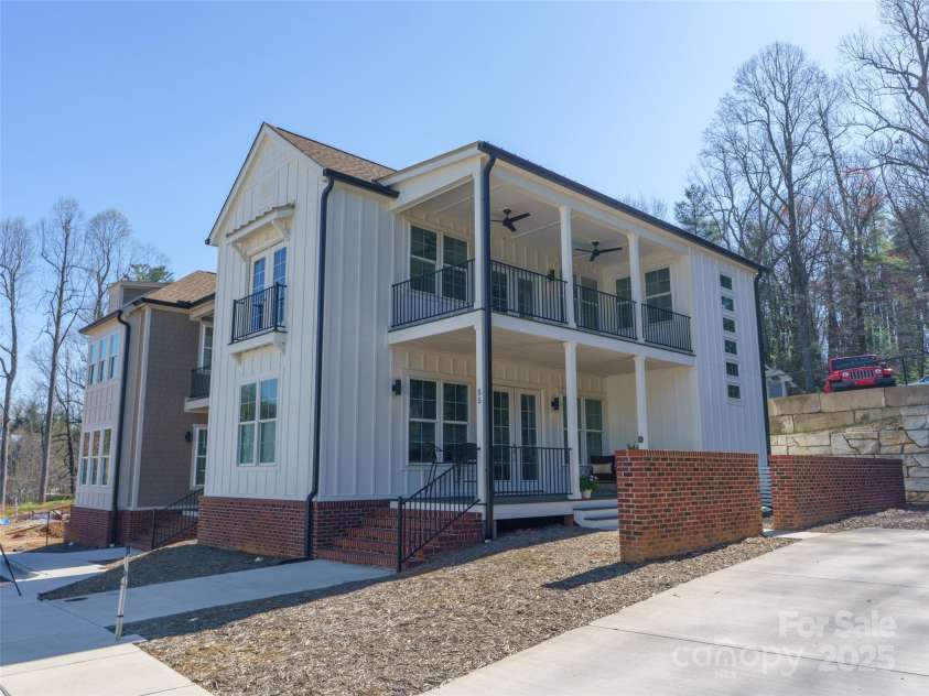 55 Skyvue Court, Saluda, NC 28773.  MLS# CAR4030712, YatesRealty ID 12889. 