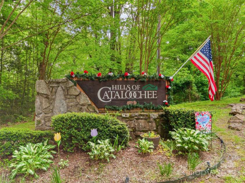 572 Multiflora Way, Waynesville, NC 28785.  MLS# CAR4258537, YatesRealty ID 12889. 