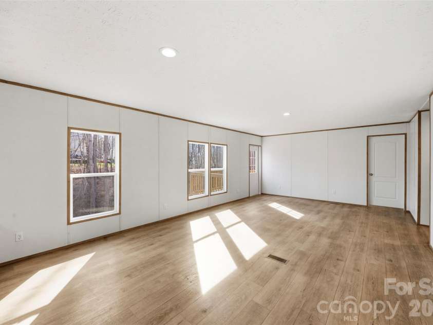 229 Sailwinds Road, Mooresville, NC 28115.  MLS# CAR4194324, YatesRealty ID 1289. 