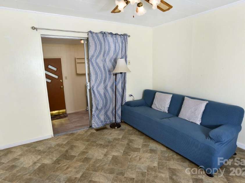 709 Sunset Drive, Salisbury, NC 28147.  MLS# CAR4258439, YatesRealty ID 1289. 