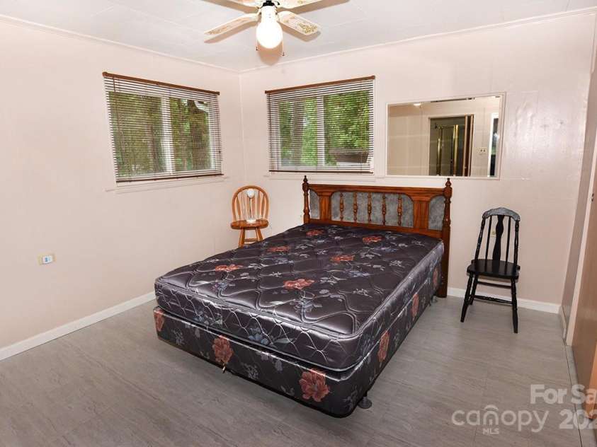 709 Sunset Drive, Salisbury, NC 28147.  MLS# CAR4258439, YatesRealty ID 1289. 