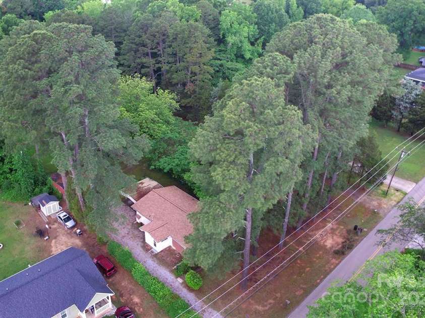 709 Sunset Drive, Salisbury, NC 28147.  MLS# CAR4258439, YatesRealty ID 1289. 