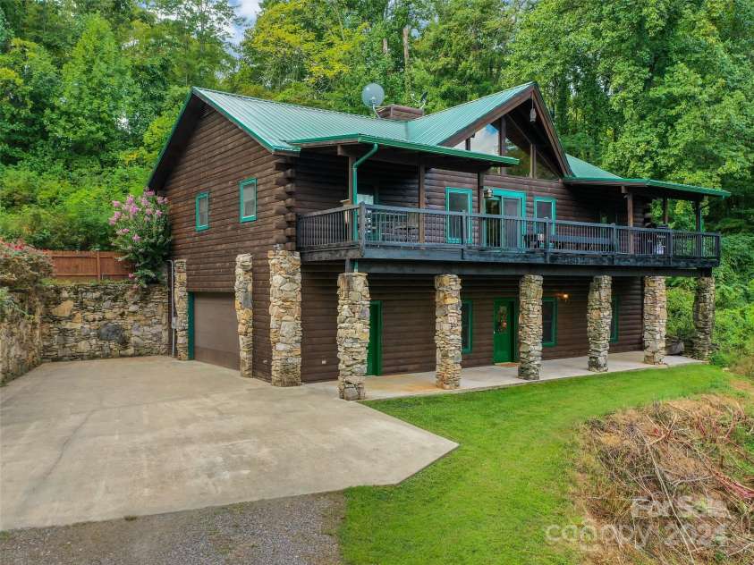 80 Austins Trail, Canton, NC 28716.  MLS# CAR4176412, YatesRealty ID 1289. 