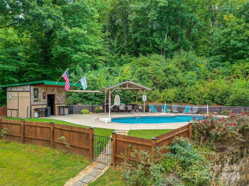80 Austins Trail, Canton, NC 28716.  MLS# CAR4176412, YatesRealty ID 1289. 