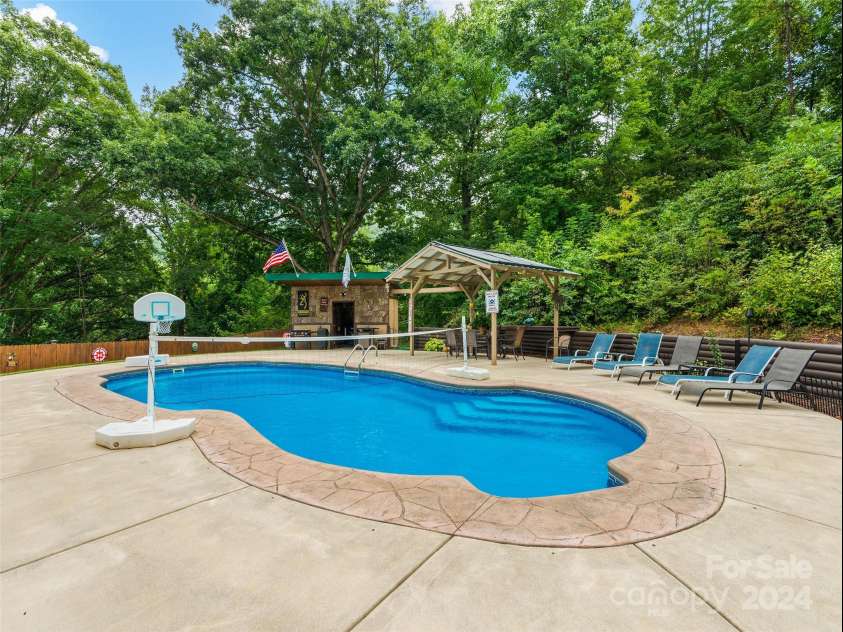80 Austins Trail, Canton, NC 28716.  MLS# CAR4176412, YatesRealty ID 1289. 