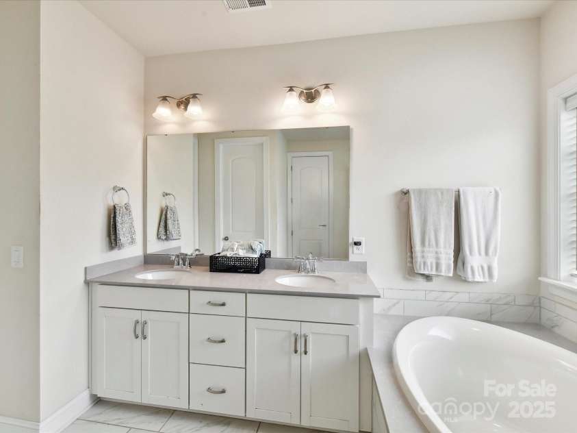6433 Raffia Road, Charlotte, NC 28277.  MLS# CAR4245071, YatesRealty ID 12890. 