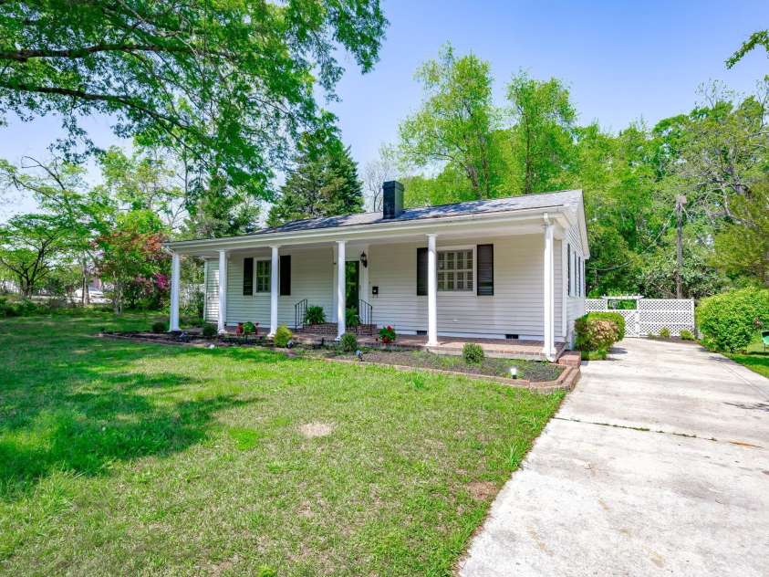 402 Hudson Street, Winnsboro, SC 29180.  MLS# CAR4248158, YatesRealty ID 12891. 