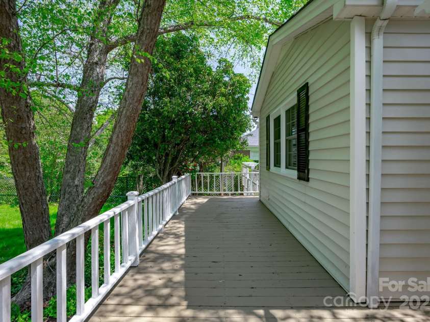 402 Hudson Street, Winnsboro, SC 29180.  MLS# CAR4248158, YatesRealty ID 12891. 