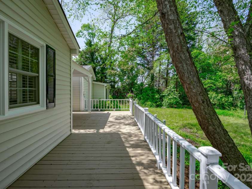 402 Hudson Street, Winnsboro, SC 29180.  MLS# CAR4248158, YatesRealty ID 12891. 