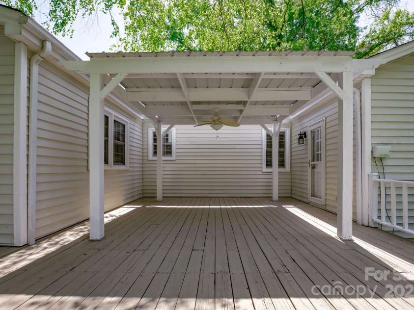 402 Hudson Street, Winnsboro, SC 29180.  MLS# CAR4248158, YatesRealty ID 12891. Back Deck