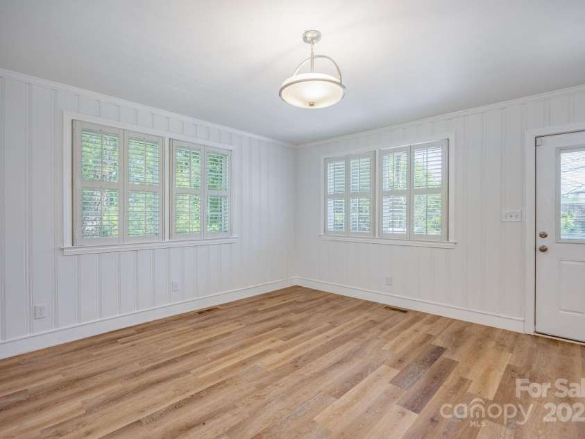 402 Hudson Street, Winnsboro, SC 29180.  MLS# CAR4248158, YatesRealty ID 12891. Keeping Room off Kitchen