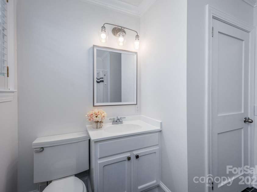 402 Hudson Street, Winnsboro, SC 29180.  MLS# CAR4248158, YatesRealty ID 12891. Shared Bath