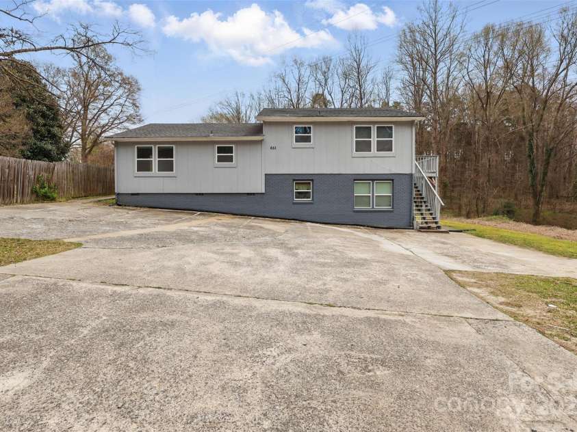 651 Clyde Street, Gastonia, NC 28052.  MLS# CAR4234320, YatesRealty ID 12892. 