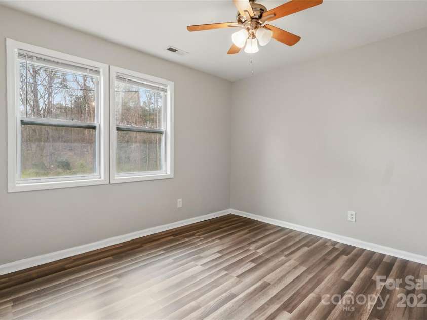 651 Clyde Street, Gastonia, NC 28052.  MLS# CAR4234320, YatesRealty ID 12892. 