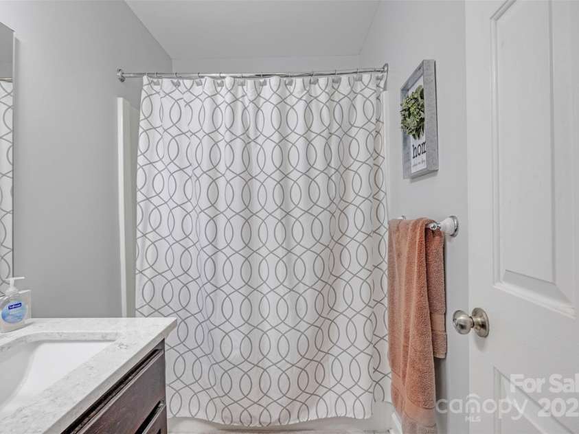 5507 Land Harbour Drive, Granite Falls, NC 28630.  MLS# CAR4251492, YatesRealty ID 12893. Bathroom