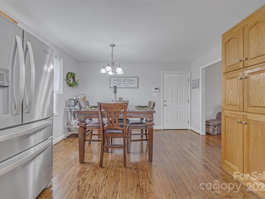 5507 Land Harbour Drive, Granite Falls, NC 28630.  MLS# CAR4251492, YatesRealty ID 12893. Dining Area